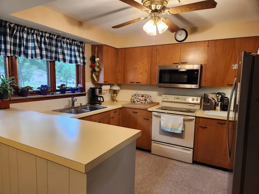 2015 Airfield Lane, Midland, MI 48642 - #2