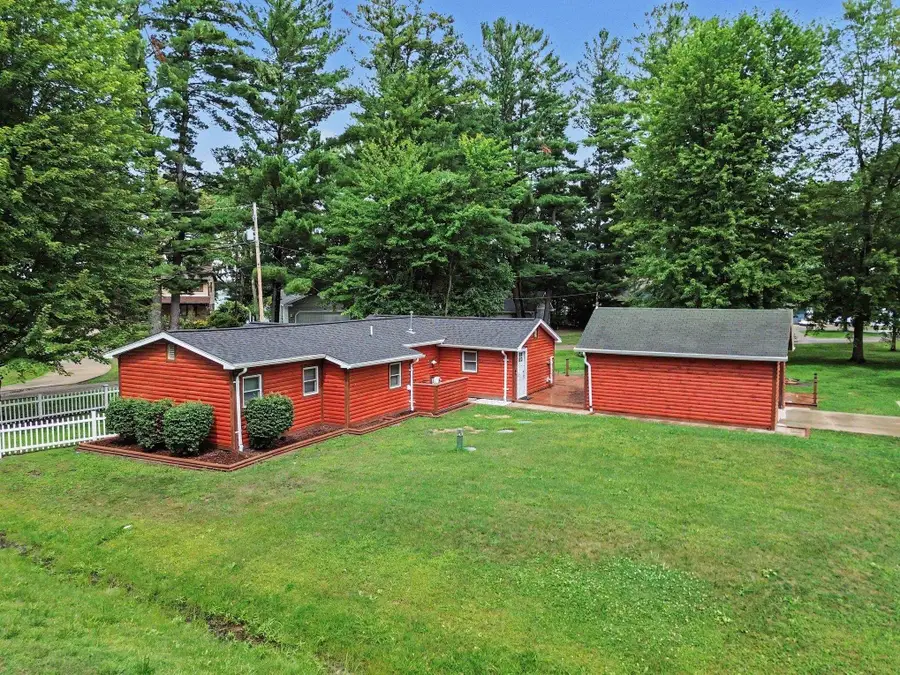 2834 N Wilson Drive, Sanford, MI 48657 - #2