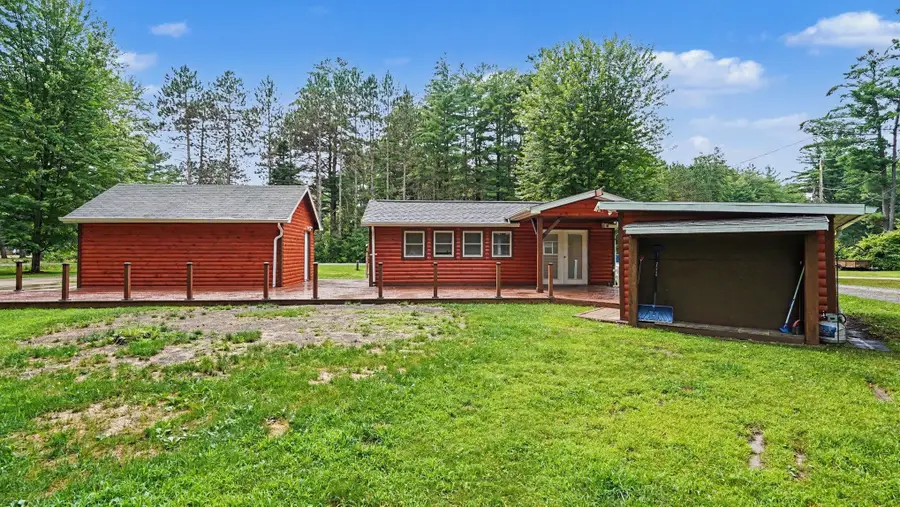 2834 N Wilson Drive, Sanford, MI 48657 - #3