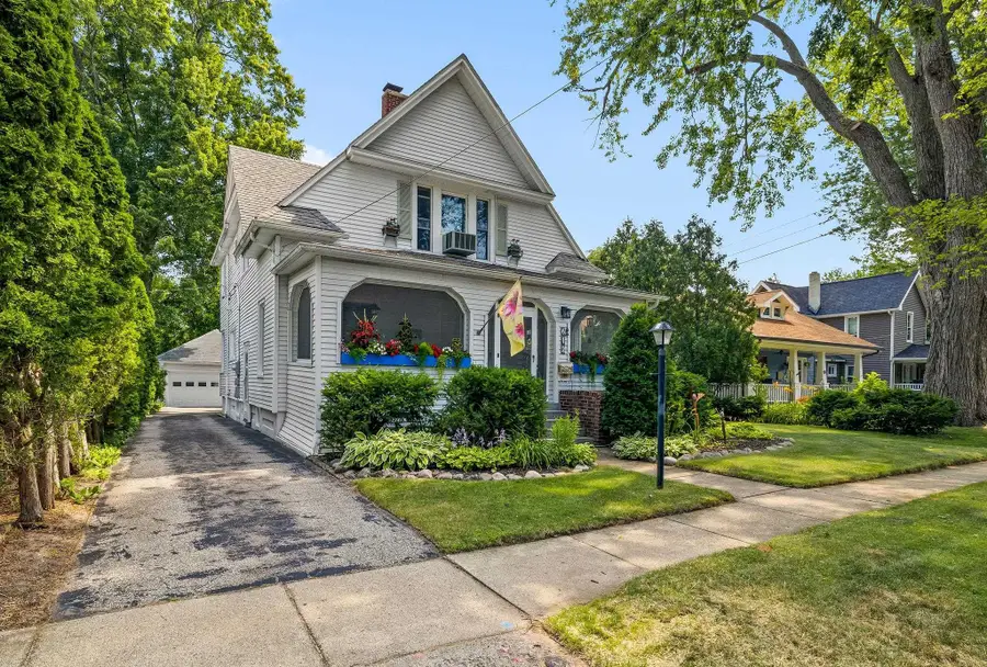 612 W Larkin Street, Midland, MI 48640 - #2