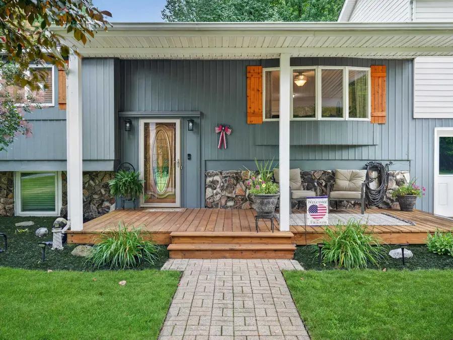 904 Vance Rd Road, Midland, MI 48640 - #2