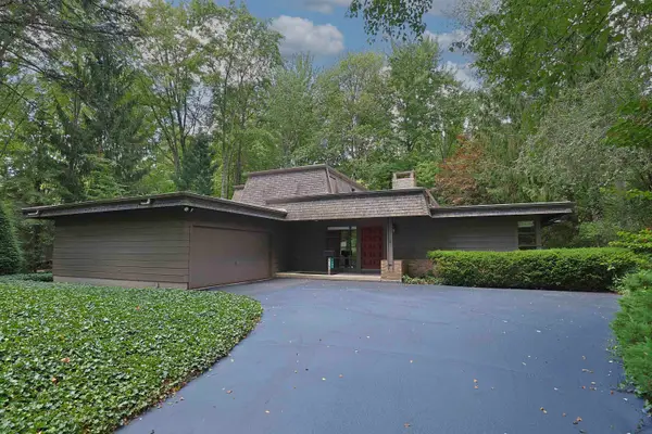 5605 Woodview Pass Street, Midland, MI 48642
