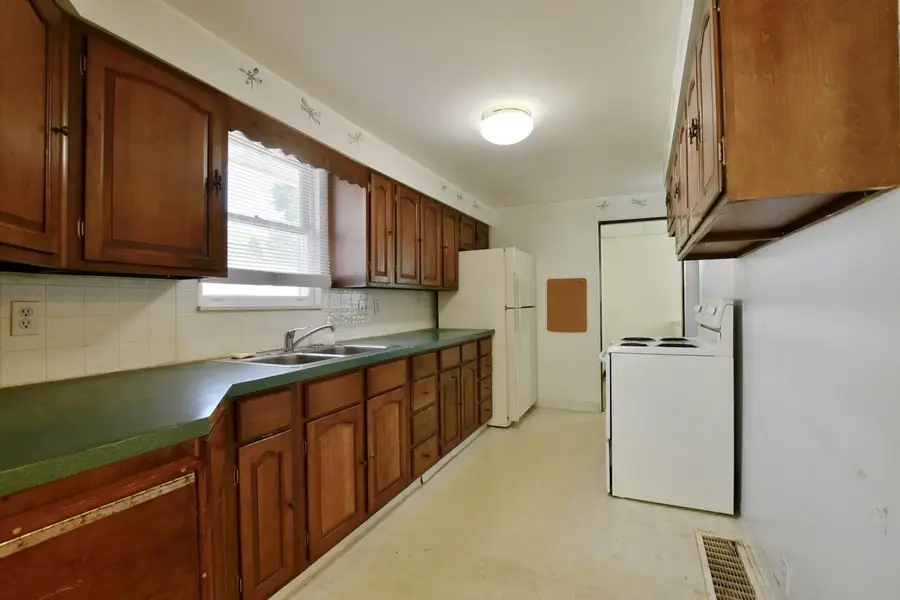 1321 Wyllys Street, Midland, MI 48642 - #3