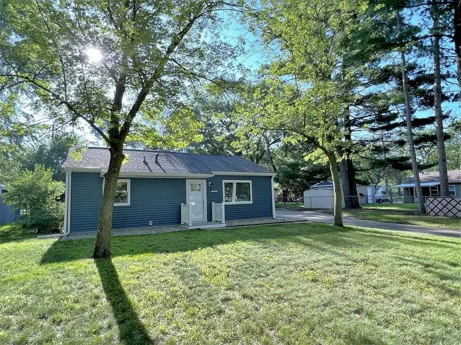 3608 Robinhood Terrace, Midland, MI 48642 - #2