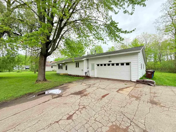 2350 N Eastman Road, Midland, MI 49642
