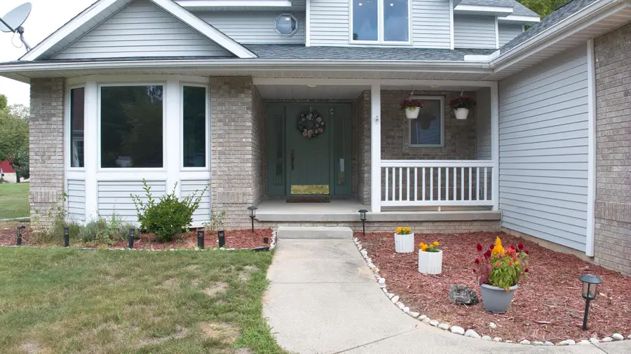 301 E Chapel Lane, Midland, MI 48642 - #2