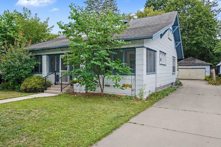 1019 E Park Drive, Midland, MI 48640 - #2