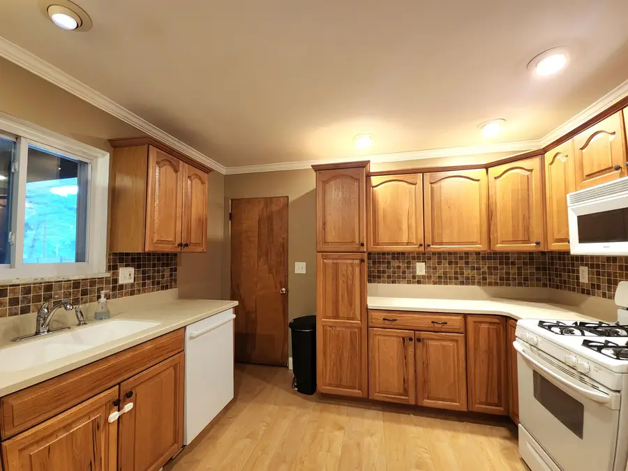 5 Valentine Court, Saginaw, MI 48638 - #3
