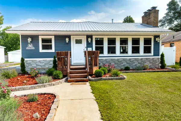 212 W Collins Street, Midland, MI 48640