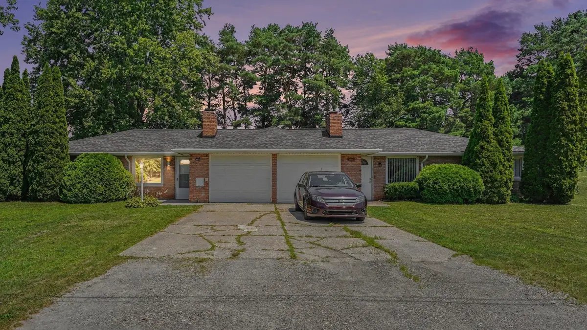 8978 Delwood Drive, Freeland, MI 48623 - #1