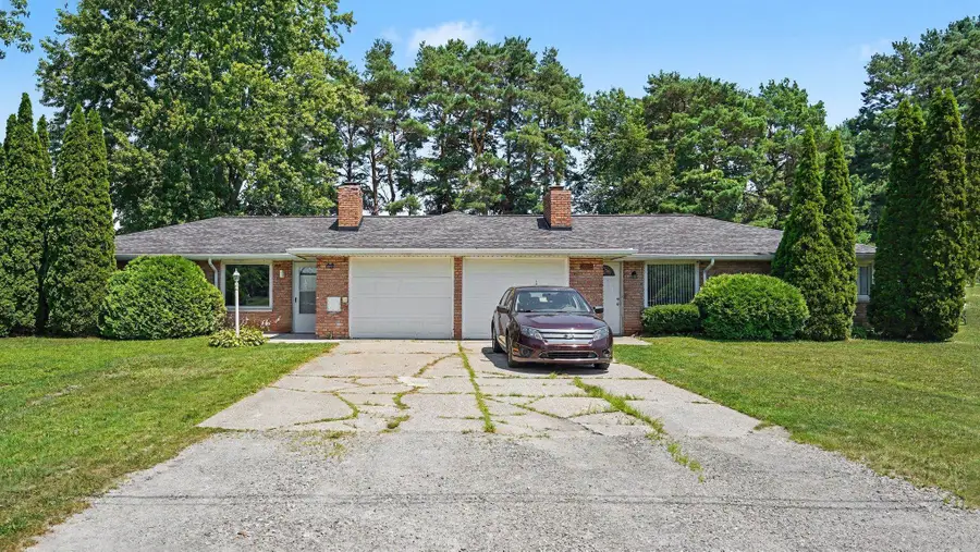 8978 Delwood Drive, Freeland, MI 48623 - #2