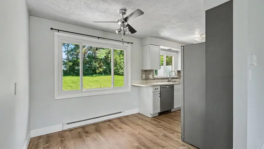 8978 Delwood Drive, Freeland, MI 48623 - #3
