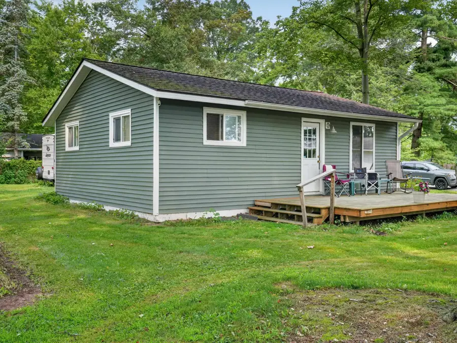 3091 N Lake Avenue, Sanford, MI 48657 - #2