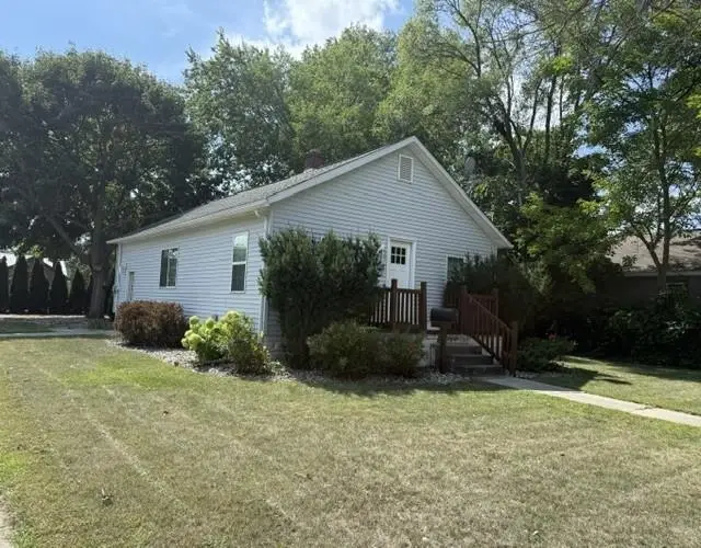 916 E Grove Street, Midland, MI 48640 - #2