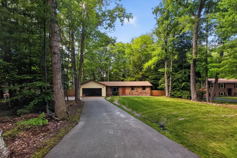 545 N Wilderness Drive, Midland, MI 48640 - #2
