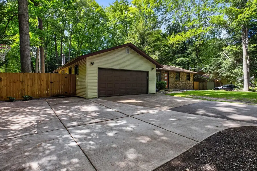 545 N Wilderness Drive, Midland, MI 48640 - #3