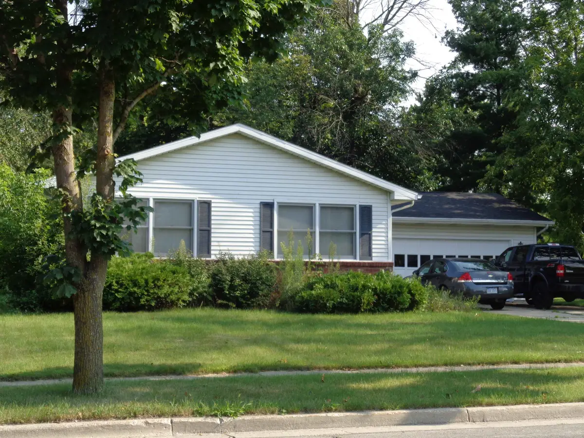 104 W Chapel Drive, Midland, MI 48640 - #1
