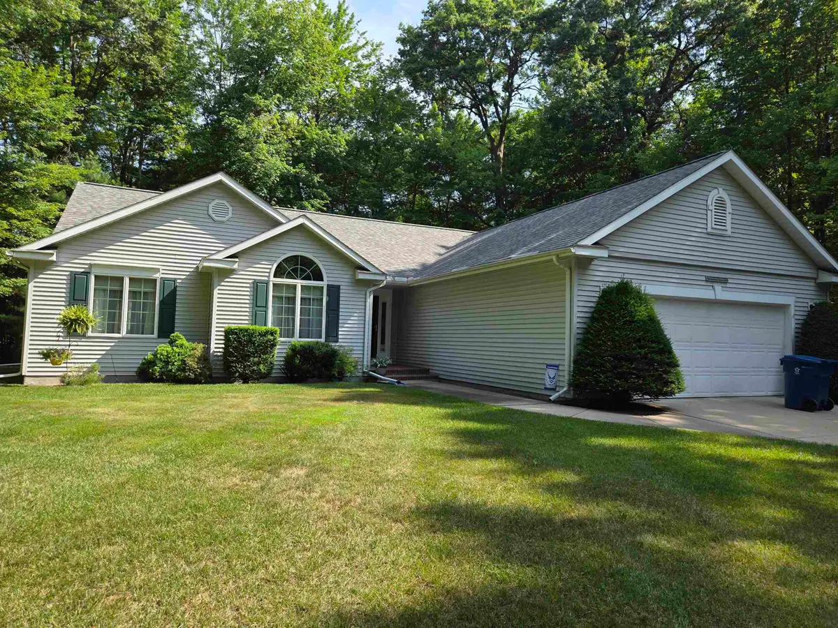 139 E Hickoryridge Drive, Midland, MI 48642 - #1