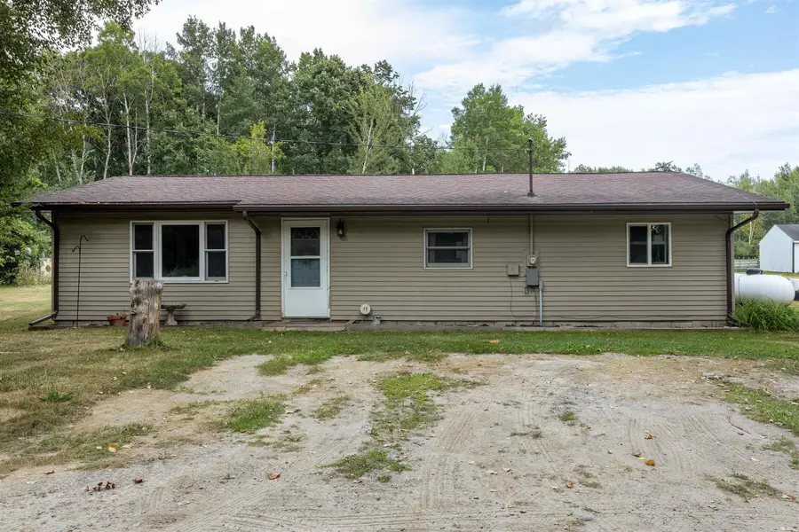 1675 S 9 1/2 Mi Road, Midland, MI 48640 - #3