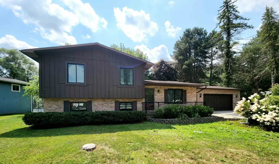 1705 W Sugnet Road, Midland, MI 48640 - #2