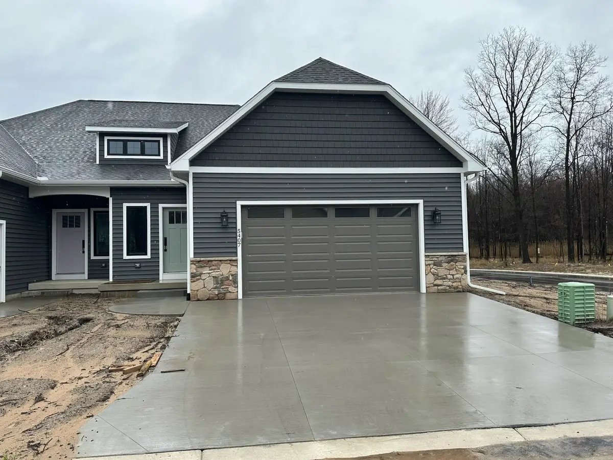 5407 W Westridge Street, Midland, MI 48640 - #1