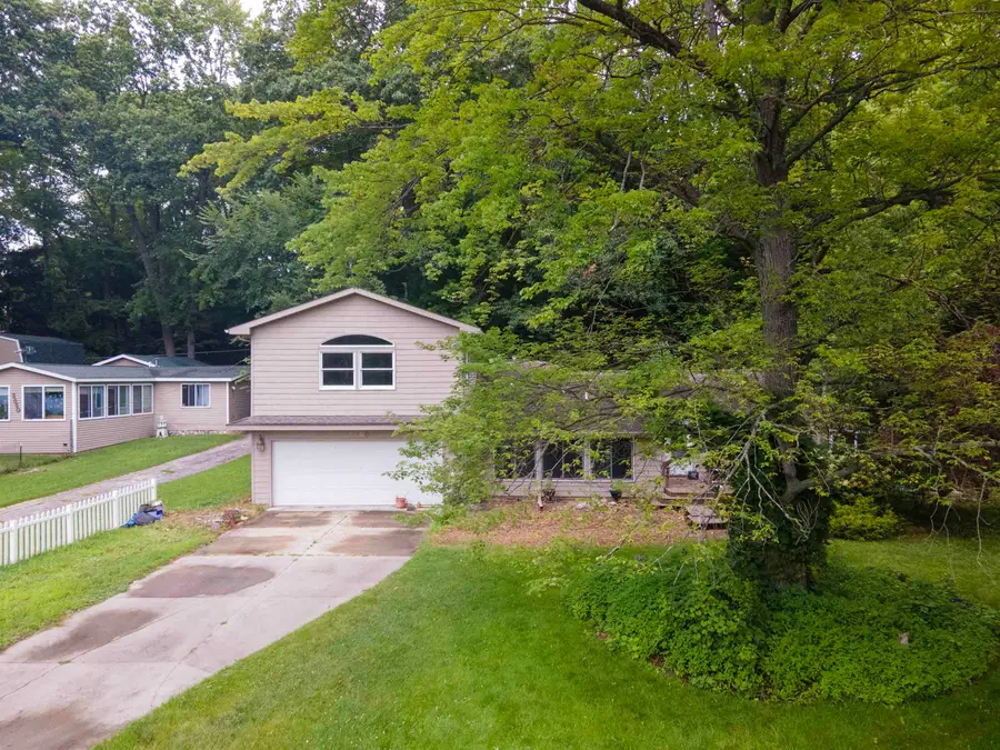 3840 N Water Road, Sanford, MI 48657 - #2