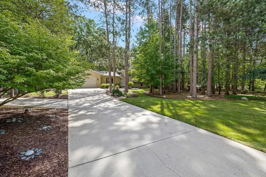 2340 N Woodland Estates Drive, Midland, MI 48642 - #3