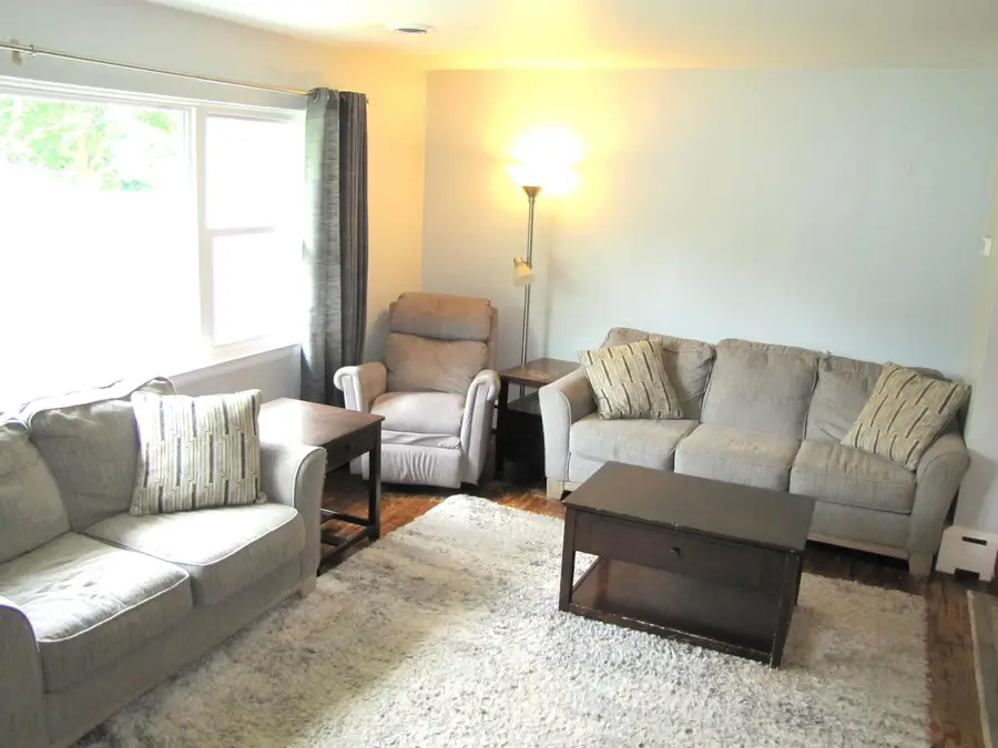 912 W Meadowbrook Street, Midland, MI 48640 - #3