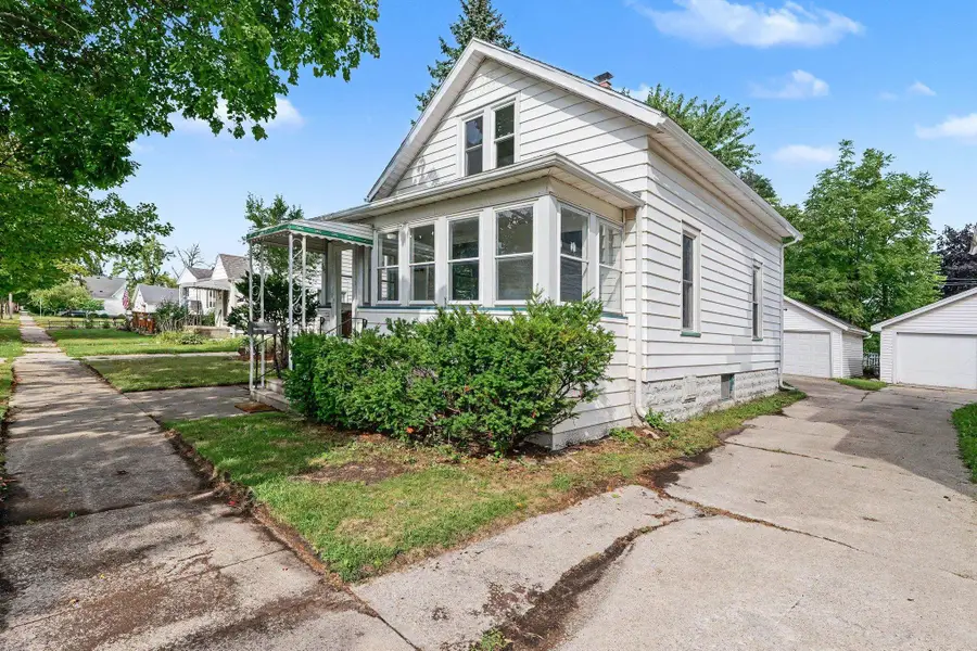901 S Monroe Street, Bay City, MI 48708 - #2
