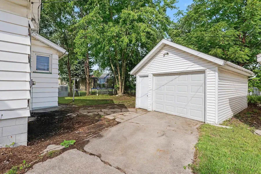 901 S Monroe Street, Bay City, MI 48708 - #3