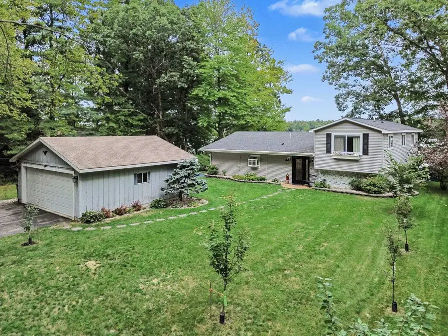 3366 N Lakeside Drive, Sanford, MI 48657-9473 - #2