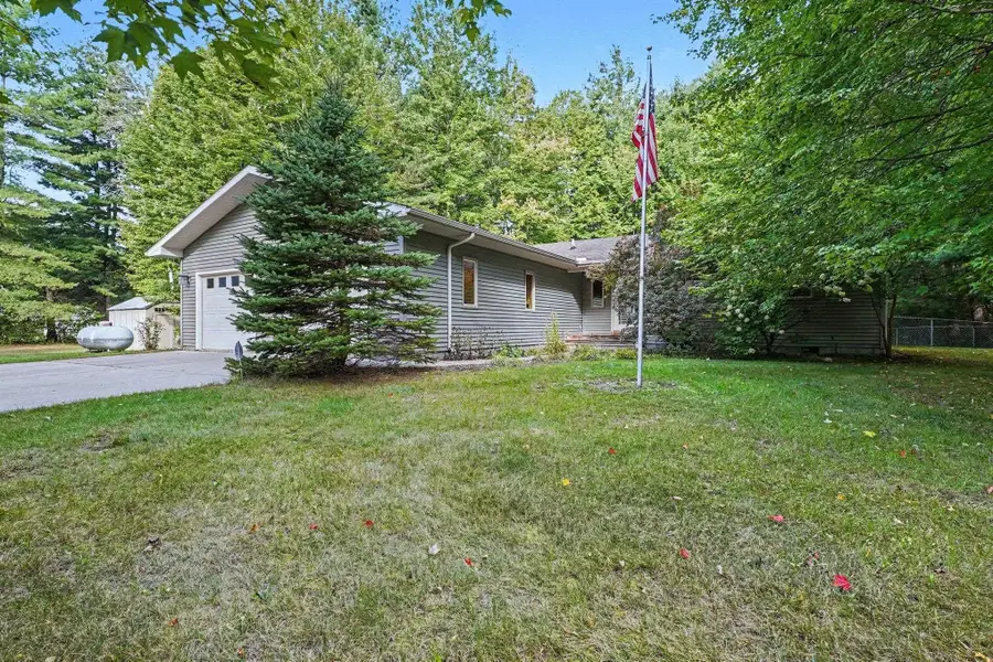 580 W Shearer Road, Sanford, MI 48657 - #2