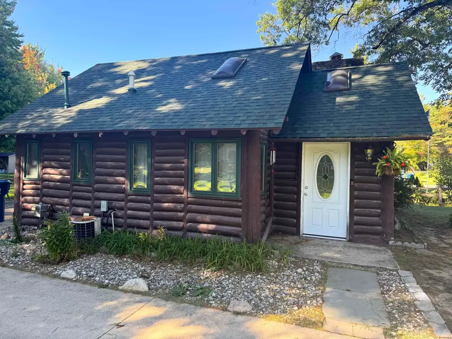 2101 N Neiner Road, Sanford, MI 48657 - #2