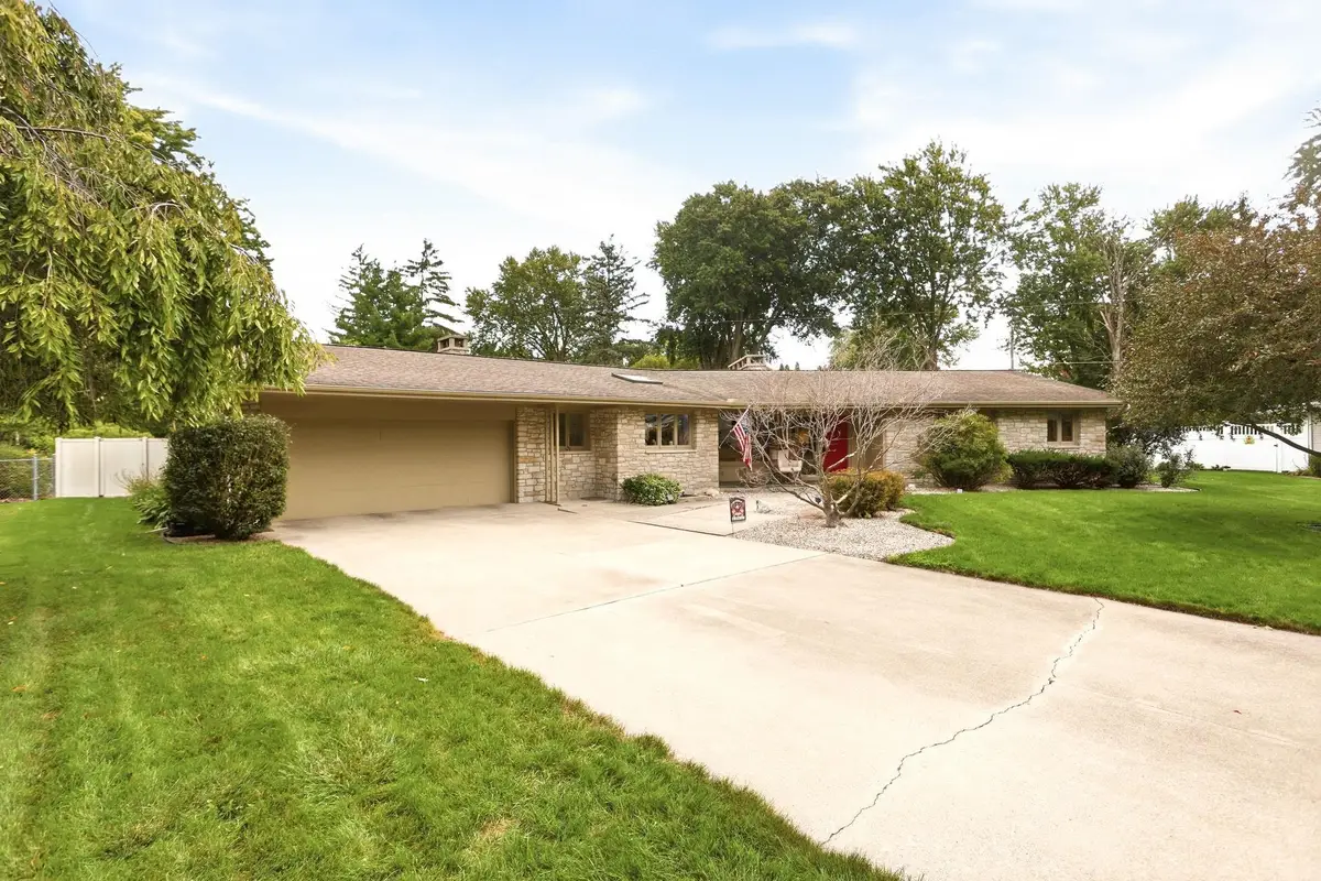 810 Fairway Drive, Saginaw, MI 48638 - #1