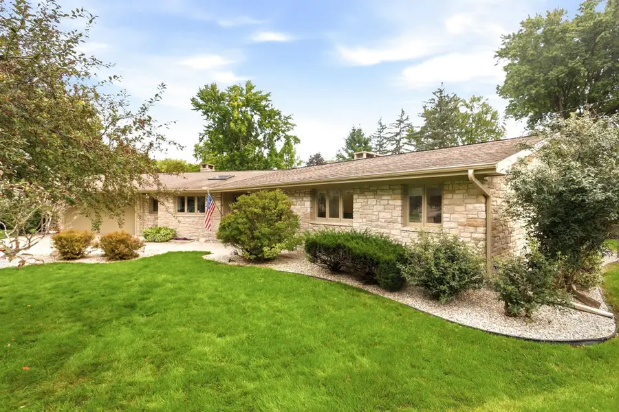 810 Fairway Drive, Saginaw, MI 48638 - #2