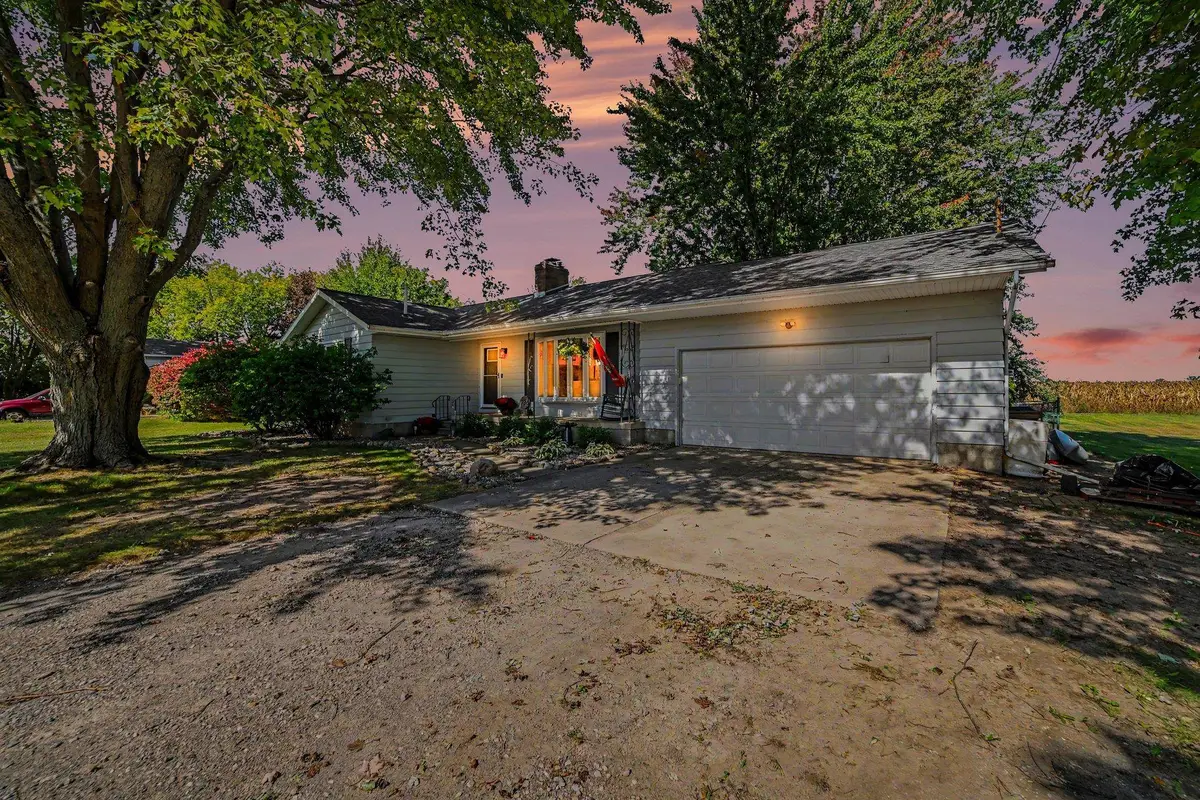 736 W Salzburg Road, Auburn, MI 48611 - #1