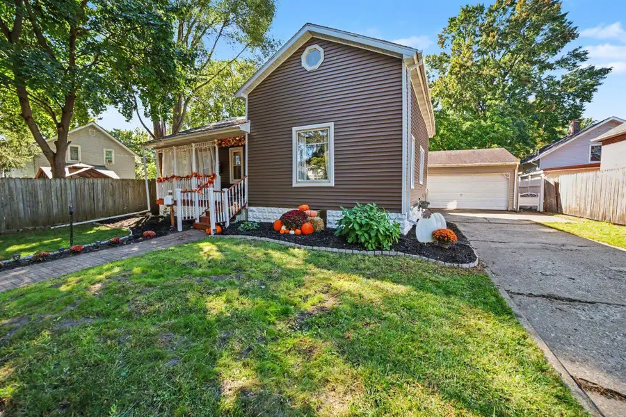 611 W Ellsworth Street, Midland, MI 48640 - #2