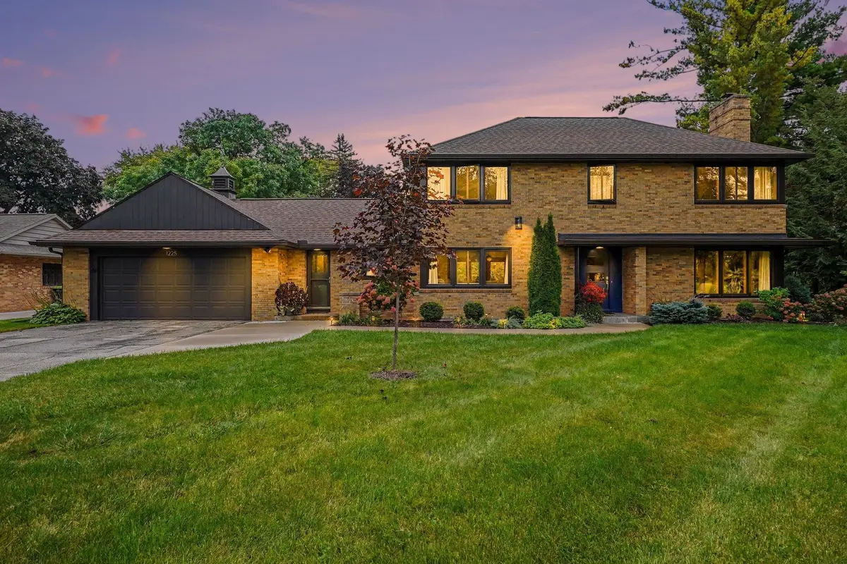 1225 W Saint Andrews Road, Midland, MI 48640-6320 - #1