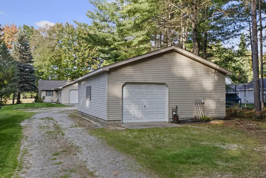 3094 West River Drive, Gladwin, MI 48624 - #3