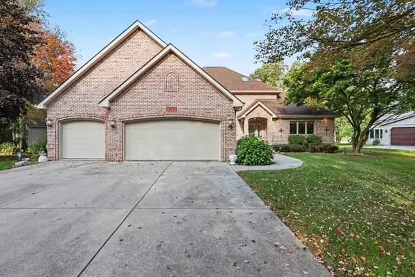 1944 E Lake Circle Drive, Saginaw, MI 48609