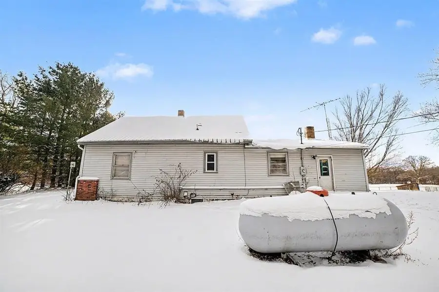 11851 N Crystal Road, Vestaburg, MI 48891 - #3