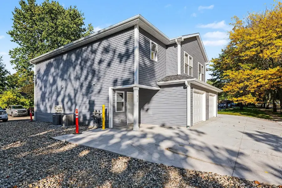 909 Wyllys Street, Midland, MI 48642 - #3