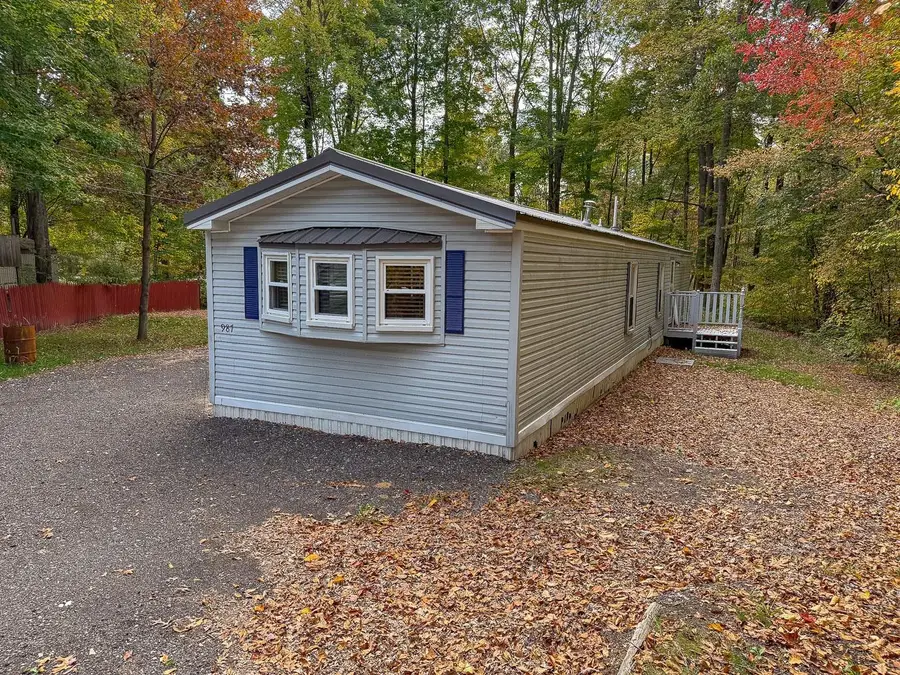 987 W MapleCrest Drive, Sanford, MI 48657 - #2