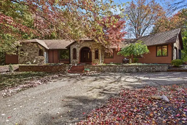 2240 E El Rancho Drive, Midland, MI 48642