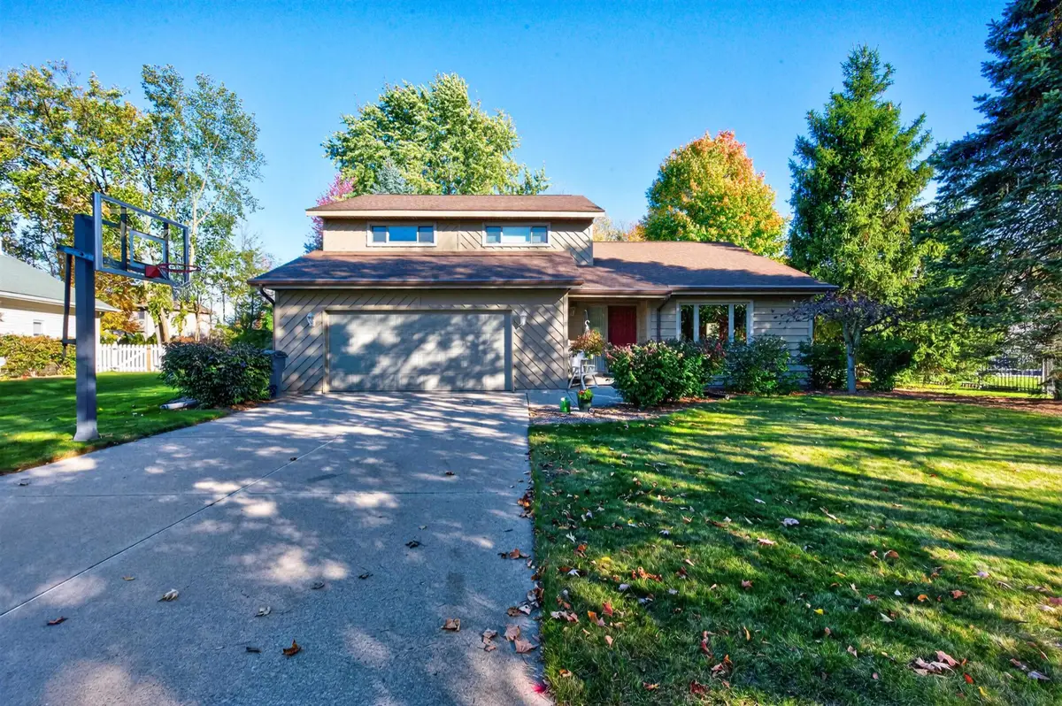 6006 Summerset Drive, Midland, MI 48640 - #1