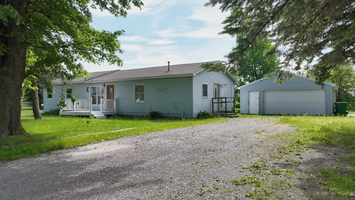 1442 S 11 Mile Road, Auburn, MI 48611 - #1