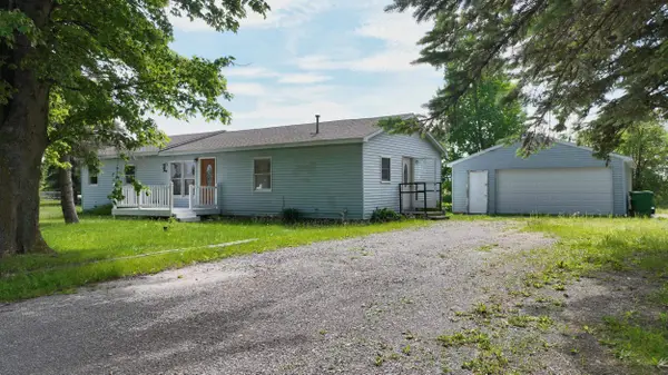 1442 S 11 Mile Road, Auburn, MI 48611