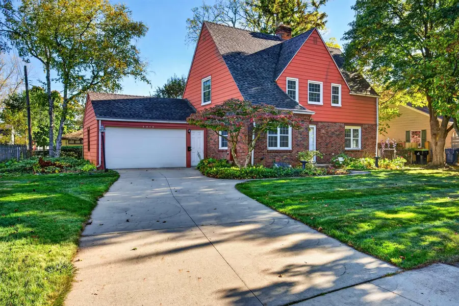 2910 Manor Drive, Midland, MI 48640 - #2