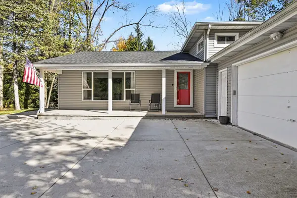 5104 Stony Creek Drive, Midland, MI 48640