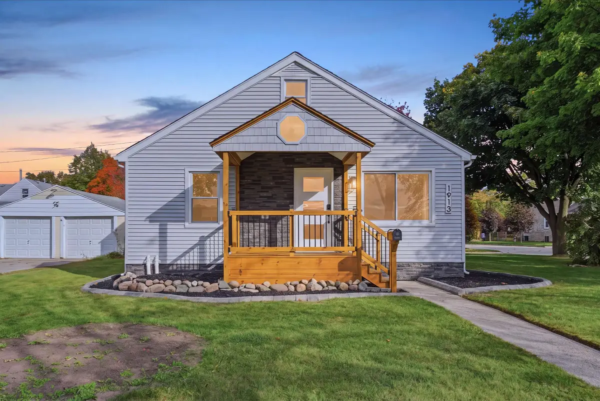 1913 S Jefferson Street, Bay City, MI 48708 - #1